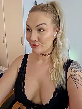 Snapshot of NastyMilf_ chatting on 28, 2, 2025 NastyMilf  online show from 28, 2, 2025