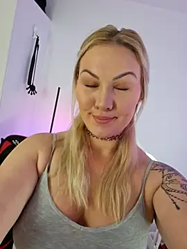 Snapshot of NastyMilf_ chatting on 5, 3, 2025 NastyMilf  online show from 5, 3, 2025