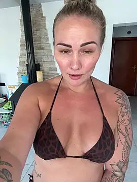 Snapshot of NastyMilf_ chatting on 21, 9, 2025 NastyMilf  online show from 21, 9, 2025