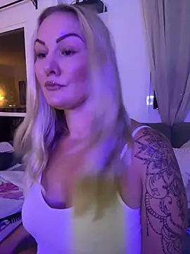 Snapshot of NastyMilf_ chatting on 13, 10, 2025 NastyMilf  online show from 13, 10, 2025