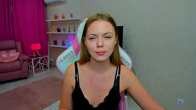 Strawberrye online show from 10, 5, 2026