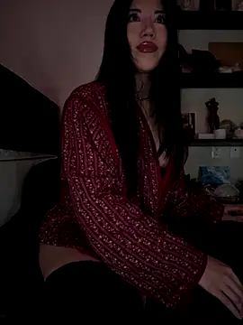 Amanita Bloom online show from 5, 12, 2025