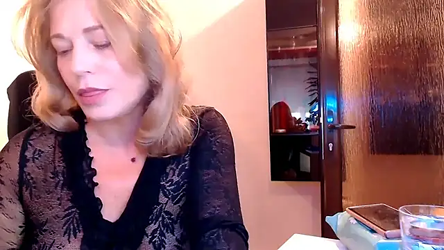 Snapshot of vero-x- chatting on 17, 9, 2025 vero-x- online show from 17, 9, 2025