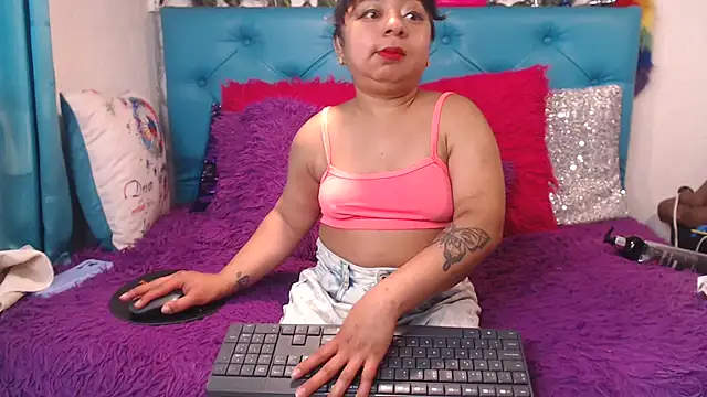 Snapshot of SARAWILLS chatting on 23, 4, 2026 SARAWILLS online show from 23, 4, 2026