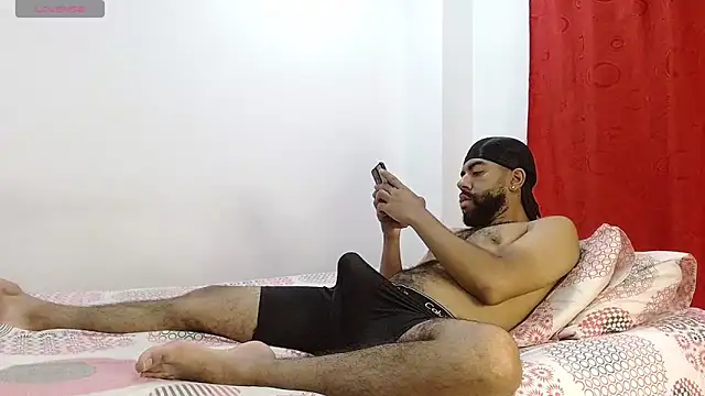 Snapshot of Aroon_Stonne chatting on 8, 2, 2025 Aroon Stonne online show from 8, 2, 2025