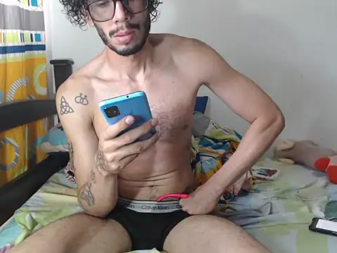 Snapshot of alisterxxx chatting on 23, 10, 2025 alisterxxx online show from 23, 10, 2025