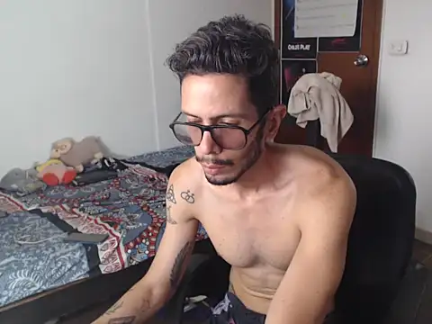 alisterxxx online show from 25, 5, 2026