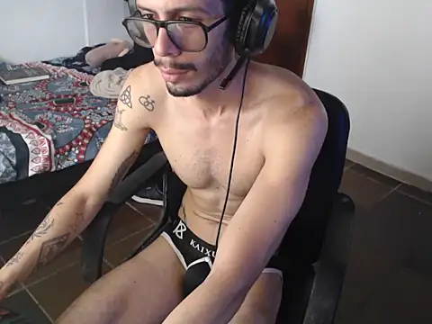 alisterxxx online show from 30, 5, 2026