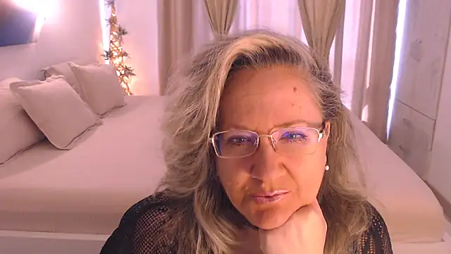 Snapshot of Raisshy chatting on 1, 11, 2025 Raisshy online show from 1, 11, 2025