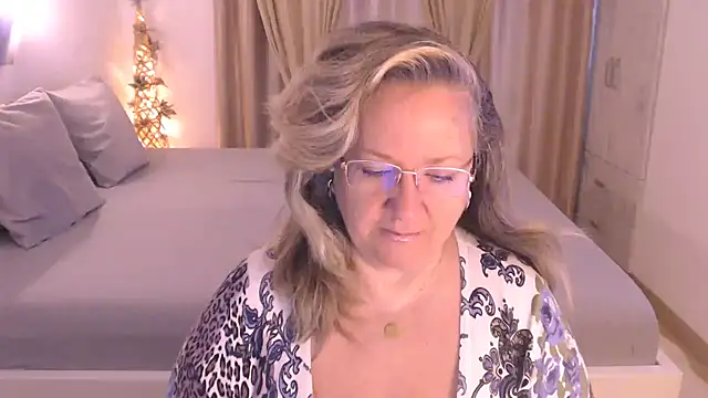 Snapshot of Raisshy chatting on 19, 11, 2025 Raisshy online show from 19, 11, 2025