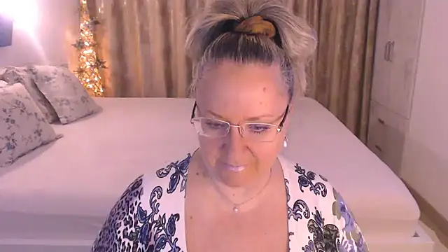 Snapshot of Raisshy chatting on 27, 11, 2025 Raisshy online show from 27, 11, 2025