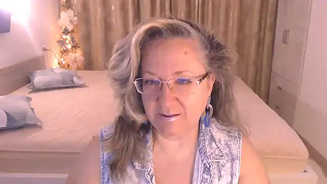 Snapshot of Raisshy chatting on 2, 12, 2025 Raisshy online show from 2, 12, 2025