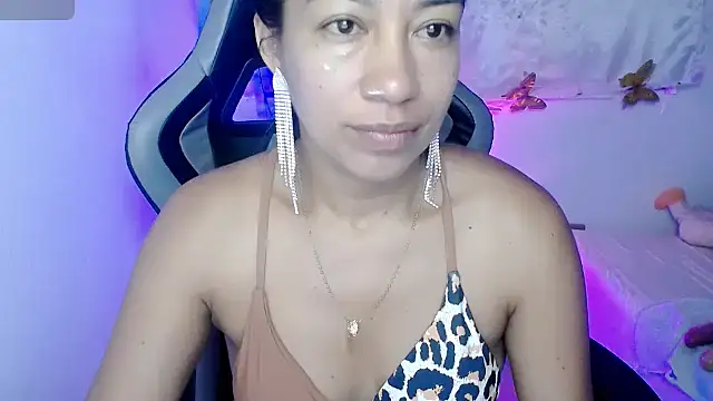 ninatiny online show from 2, 11, 2025