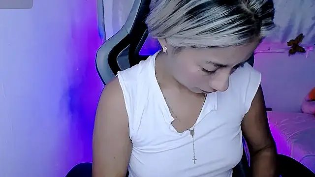 ninatiny online show from 6, 11, 2025