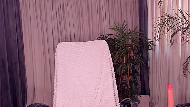 Snapshot of daisyd001 chatting on 12, 2, 2025 daisyd001 online show from 12, 2, 2025