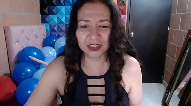 Snapshot of katifoxx chatting on 21, 12, 2024 katifoxx online show from 21, 12, 2024