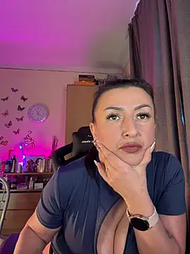 Hotangel75 online show from 2, 4, 2026