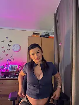 Hotangel75 online show from 5, 5, 2026