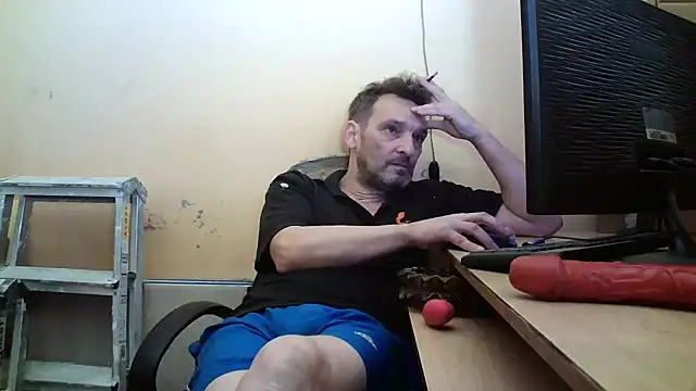 Snapshot of dundyFocus chatting on 18, 4, 2026 dundyFocus online show from 18, 4, 2026