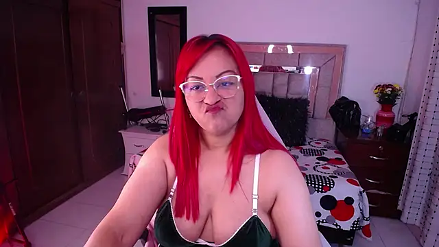 Snapshot of salomecastro_ chatting on 4, 2, 2025 salomecastro  online show from 4, 2, 2025