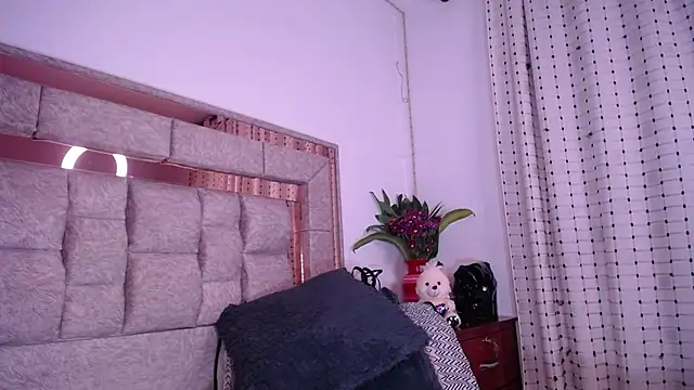 Snapshot of salomecastro_ chatting on 1, 3, 2025 salomecastro  online show from 1, 3, 2025