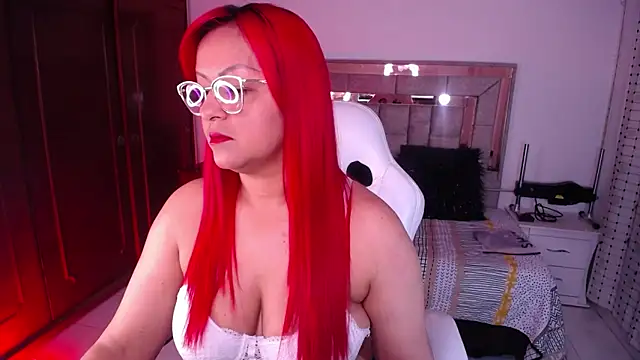 Snapshot of salomecastro_ chatting on 28, 10, 2025 salomecastro online show from 28, 10, 2025