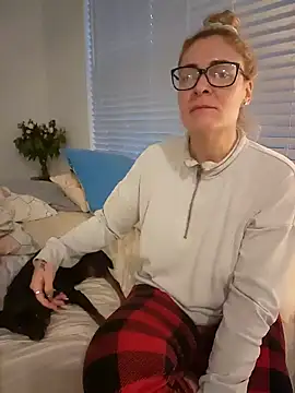 HollyTattoo online show from 8, 12, 2024