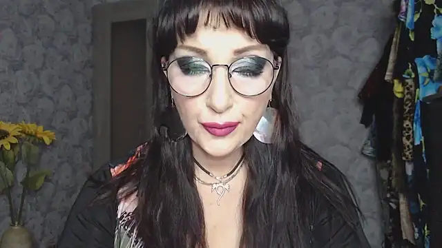 Snapshot of Aziza1 chatting on 9, 9, 2025 Aziza1 online show from 9, 9, 2025