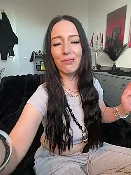 Trixie-Tainted online show from 26, 3, 2026