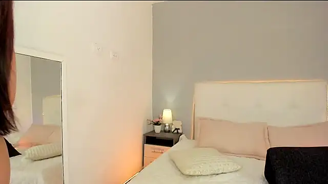 NataliaBuiles online show from 28, 6, 2026