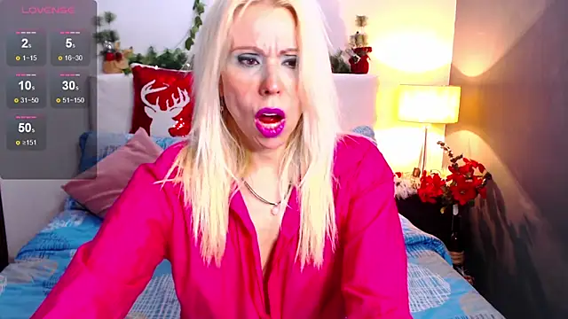 Snapshot of Luci_evans chatting on 8, 12, 2024 Luci evans online show from 8, 12, 2024