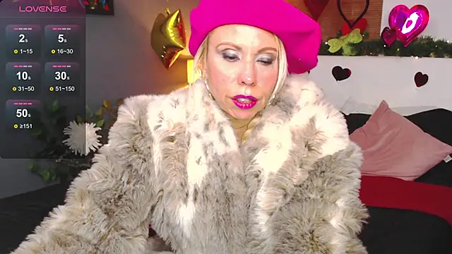 Snapshot of Luci_evans chatting on 25, 2, 2025 Luci evans online show from 25, 2, 2025