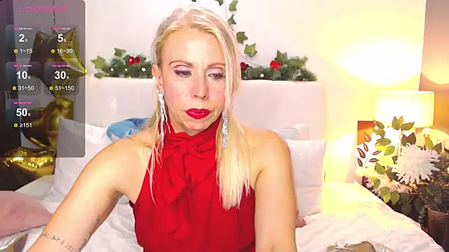 Snapshot of Luci_evans chatting on 7, 3, 2025 Luci evans online show from 7, 3, 2025