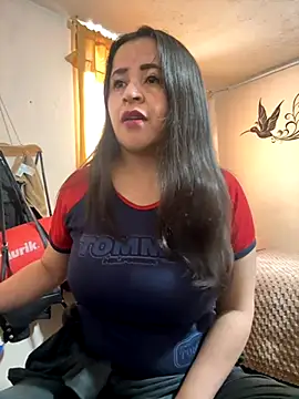 latinfemale online show from 17, 10, 2025