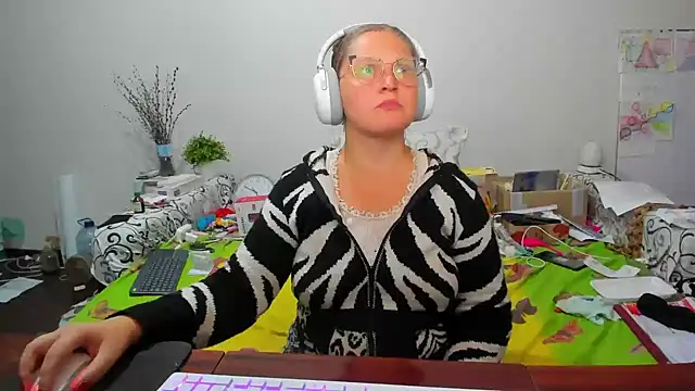 IamYourNarcotic online show from 12, 11, 2025