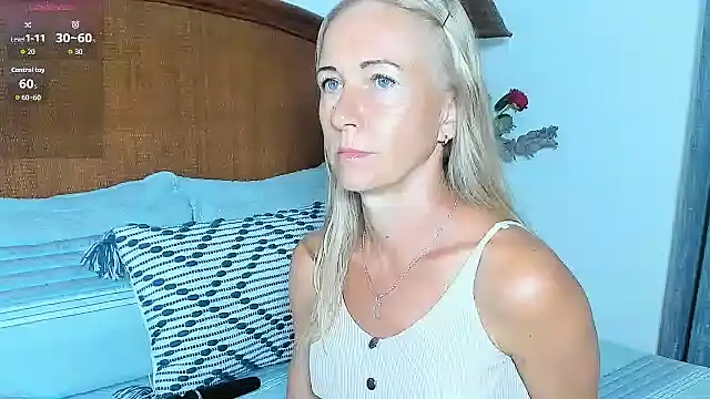 Snapshot of Christine_35 chatting on 19, 2, 2026 Christine 35 online show from 19, 2, 2026