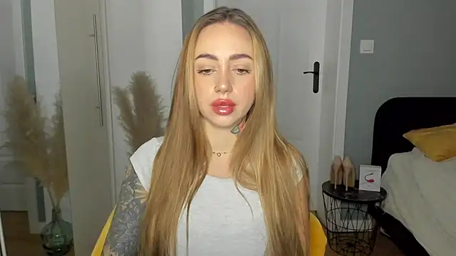 sexyCoralie online show from 2, 4, 2026