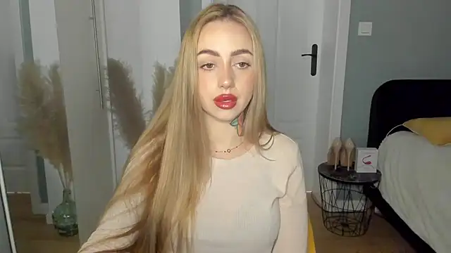 sexyCoralie online show from 9, 5, 2026