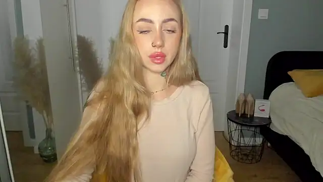 sexyCoralie online show from 18, 5, 2026