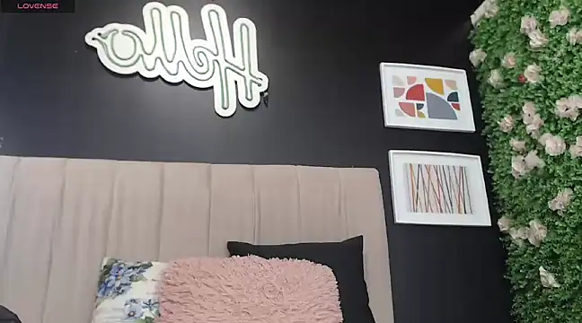 Sharloth milf online show from 29, 1, 2025