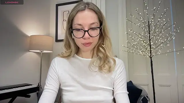 Cutensadistic online show from 3, 1, 2025