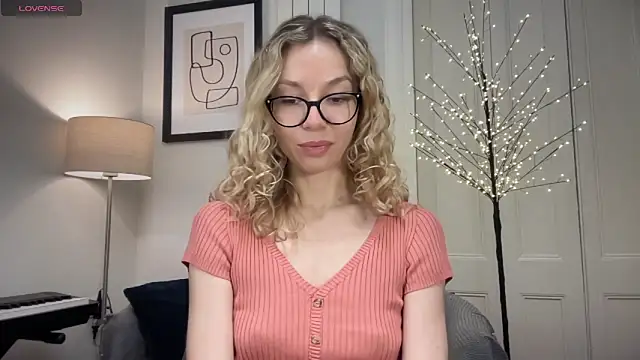 Cutensadistic online show from 6, 1, 2025