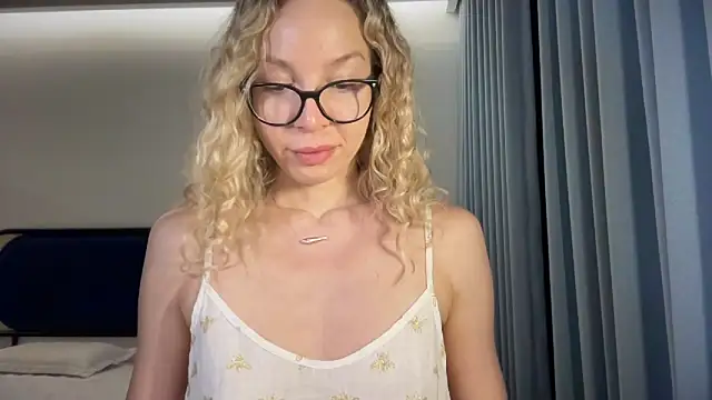 Cutensadistic online show from 10, 2, 2025