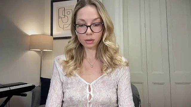 Cutensadistic online show from 22, 2, 2025