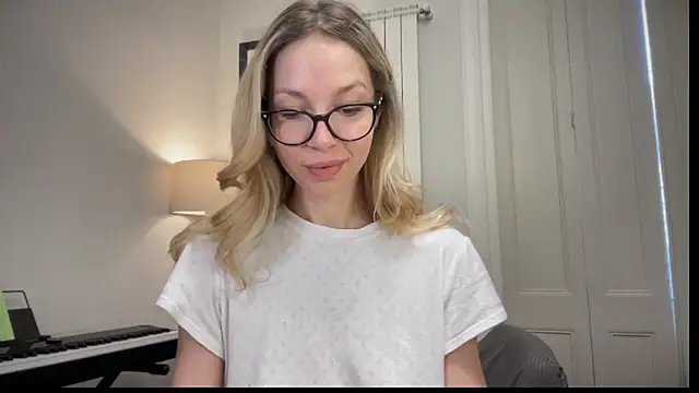 Cutensadistic online show from 28, 2, 2025