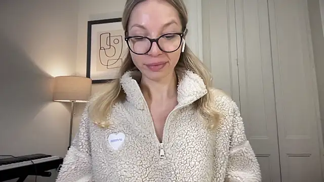 Cutensadistic online show from 3, 3, 2025