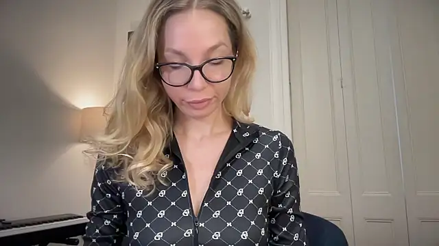 Cutensadistic online show from 13, 3, 2025