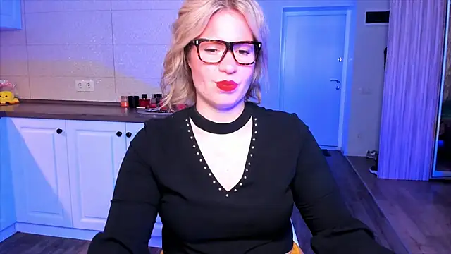 HotTiffani online show from 8, 10, 2025