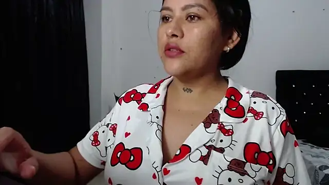 Snapshot of venuz_mendoza20 chatting on 19, 10, 2025 venuz mendoza20 online show from 19, 10, 2025