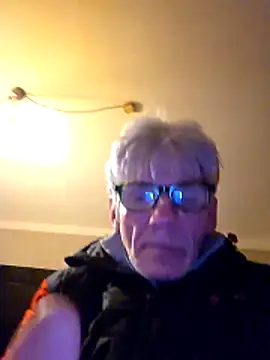 Snapshot of InMeinenMund chatting on 3, 12, 2025 InMeinenMund online show from 3, 12, 2025
